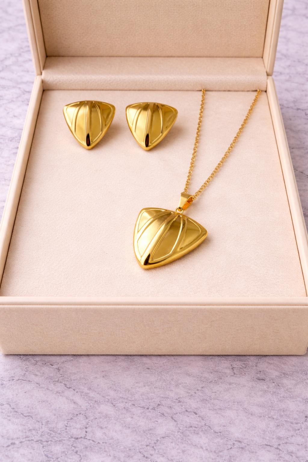 Golden Edge Pendant Set