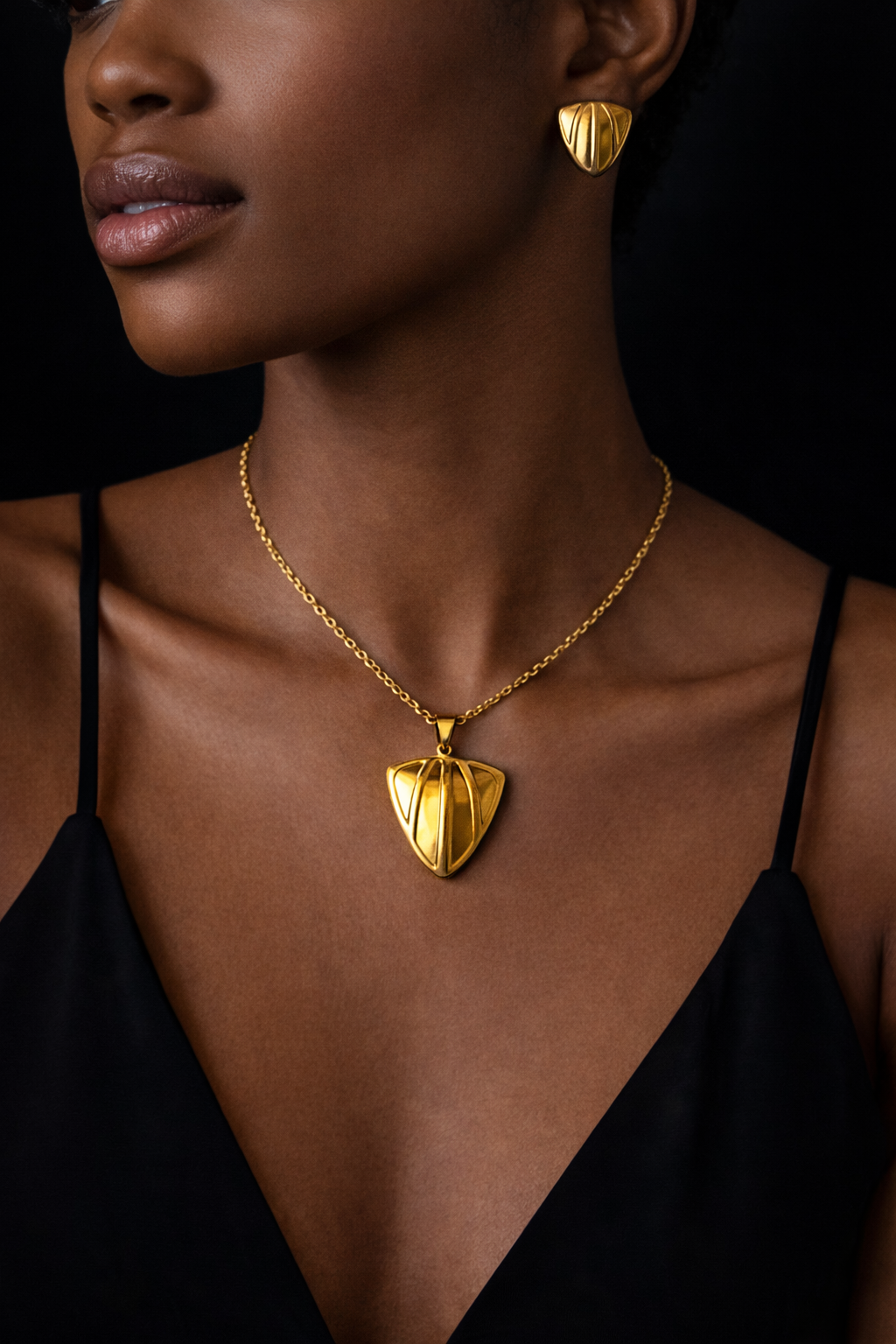 Golden Edge Pendant Set