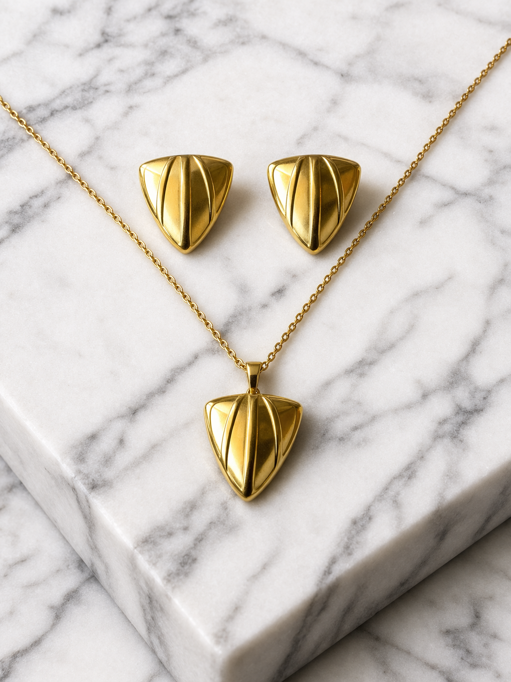 Golden Edge Pendant Set