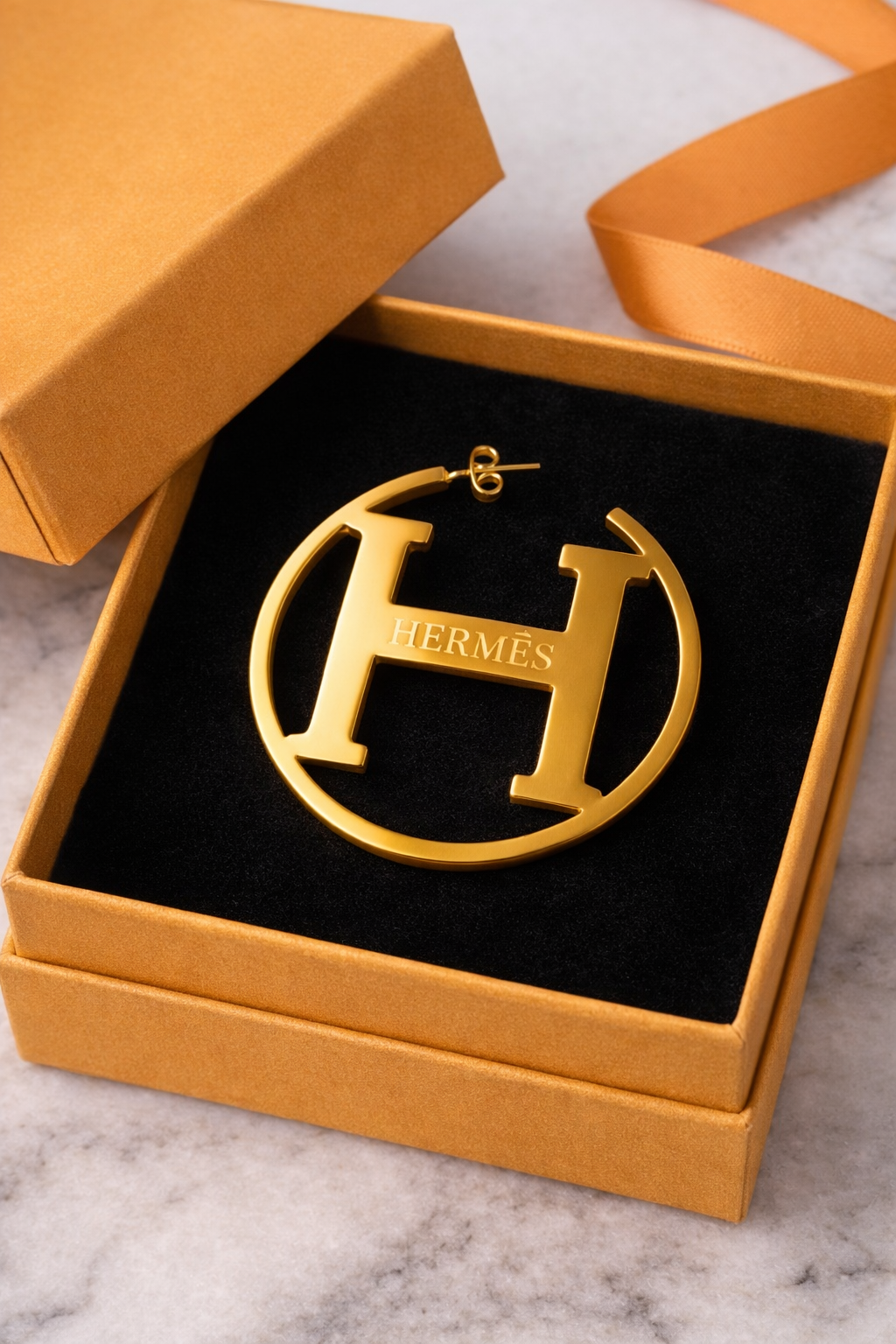 Signature H Emblem Hoop