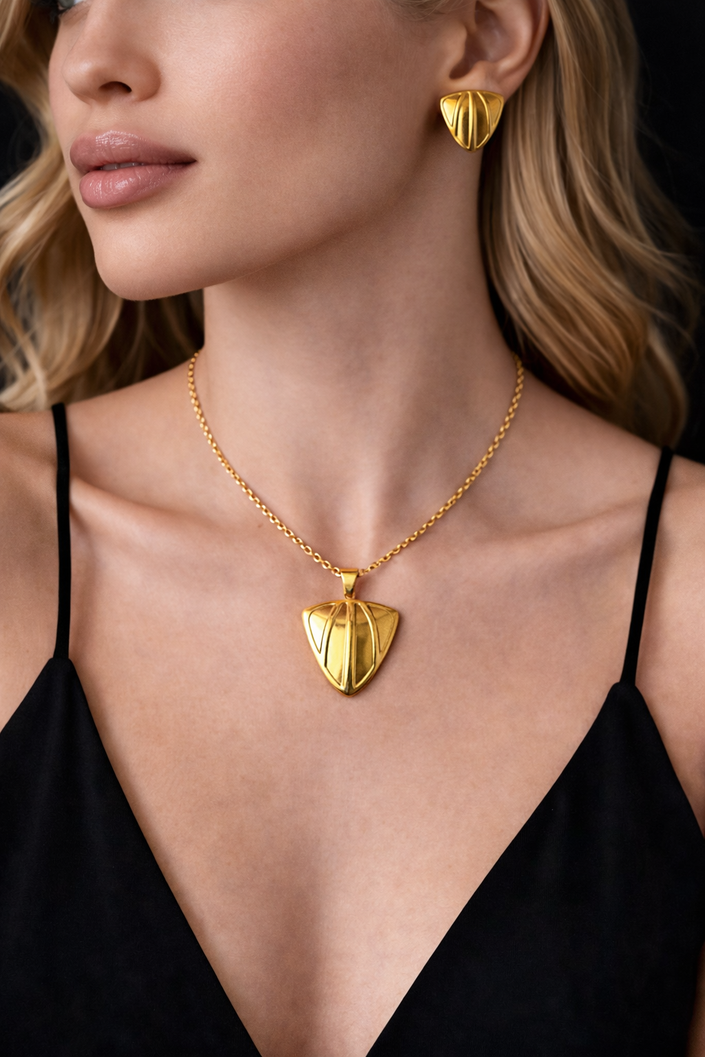 Golden Edge Pendant Set