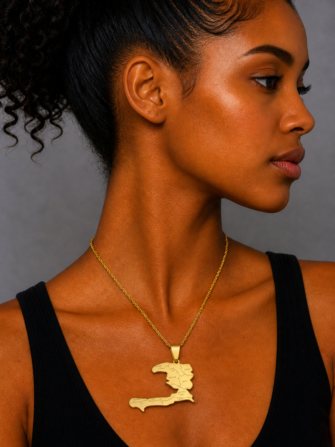 Smooth Haiti map & departments Necklace