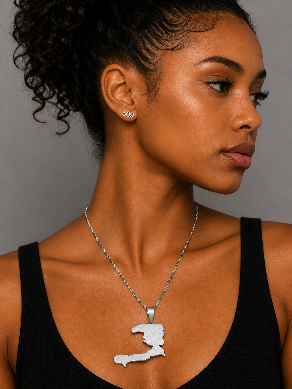 Smooth Haiti map & departments Necklace
